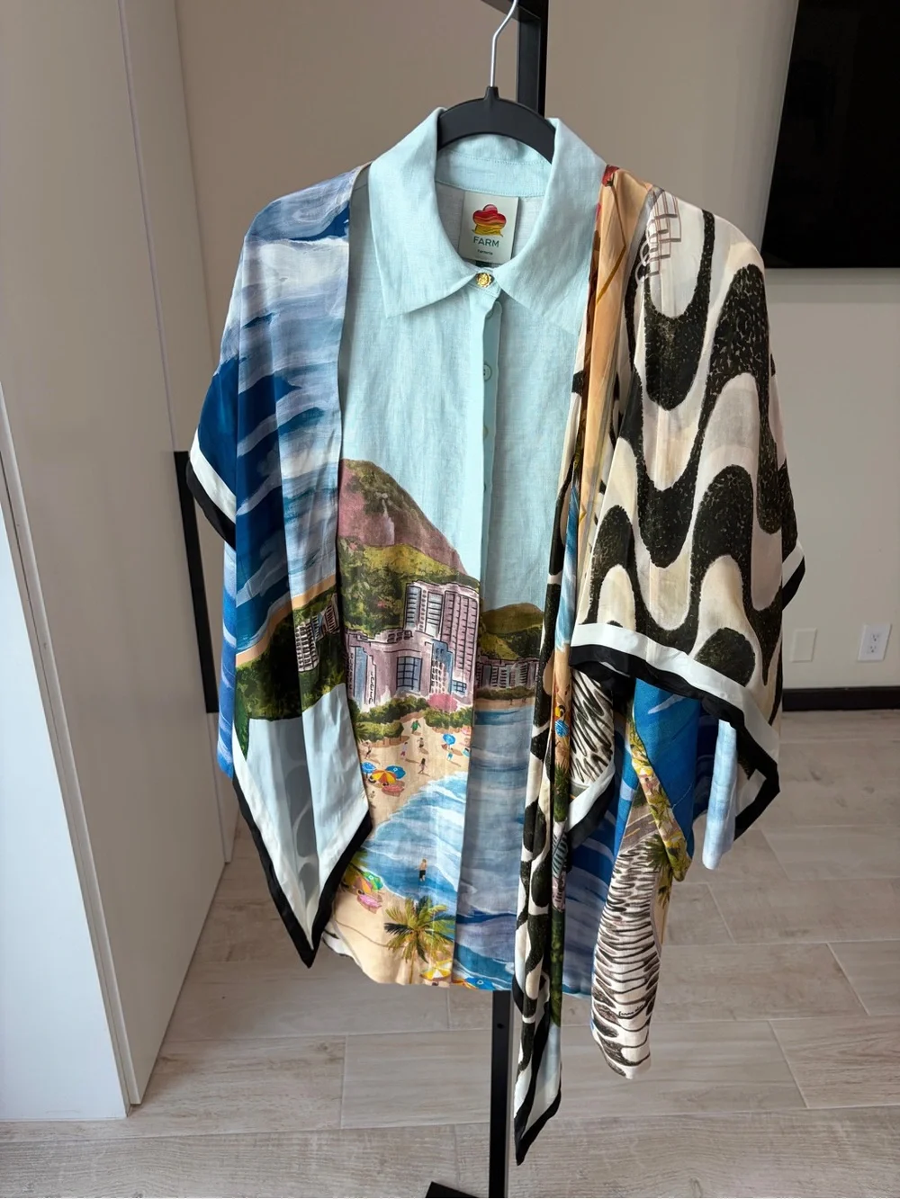 Farm Rio: COPACABANA BEACH
MULTICOLOR LONG SLEEVE KIMONO - Picture 11 of 14